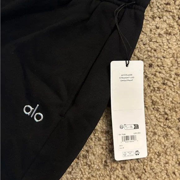 Alo Accolade Straight leg sweatpants size medium NWT - Picture 5 of 7